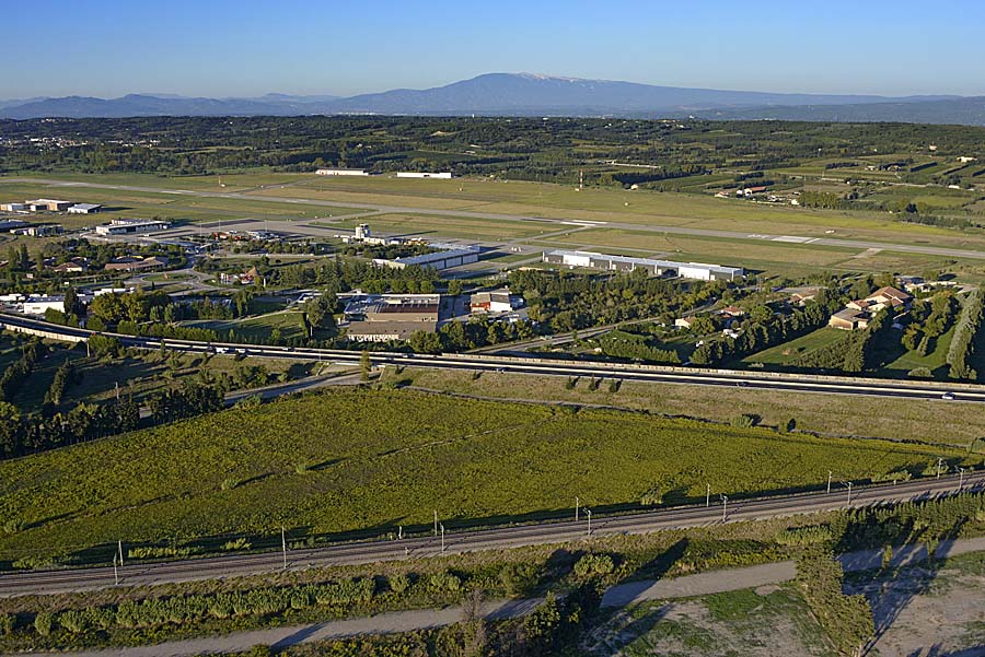 photo aérienne aerodrome-avignon
