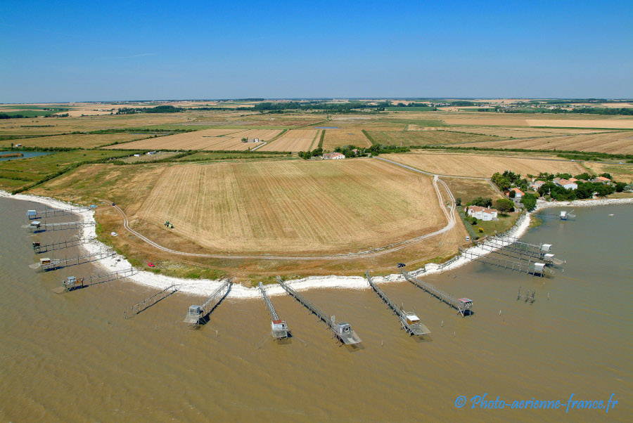 Cabanes de pêcheurs vues du ciel, Charente-Maritime