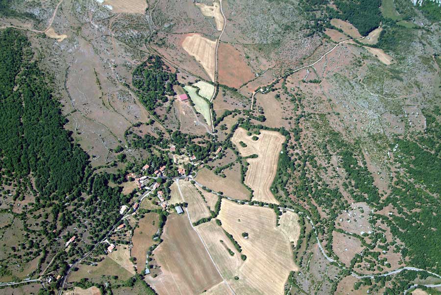 00champ-larzac-3-0604