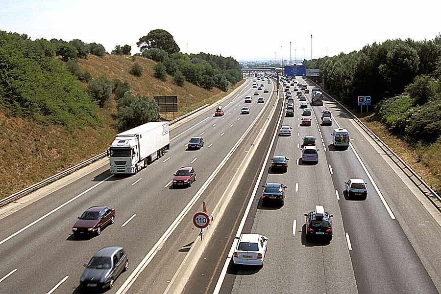 00trafic-autoroute-8-e