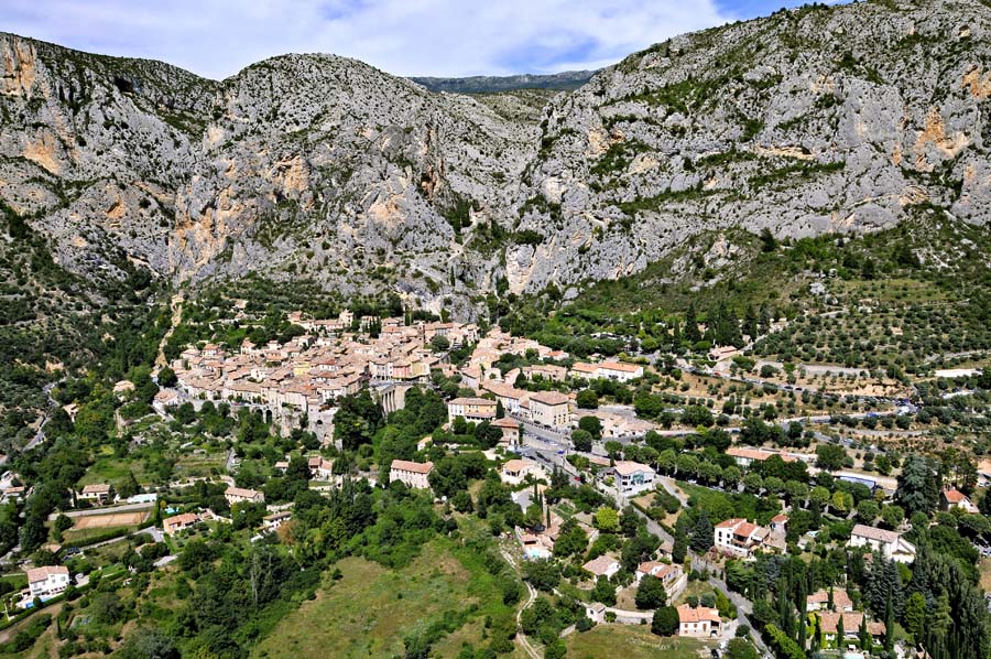 04moustiers-sainte-marie-7-0810