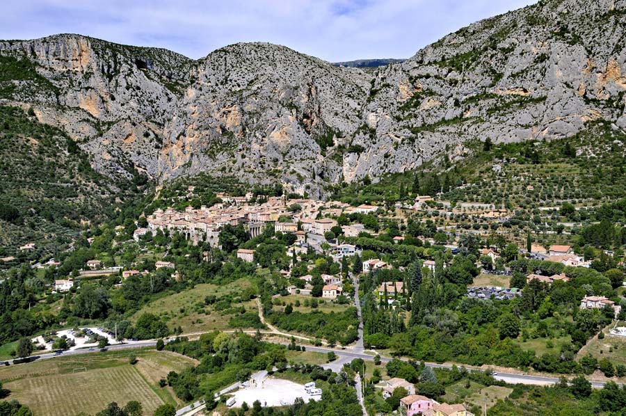 04moustiers-sainte-marie-9-0810