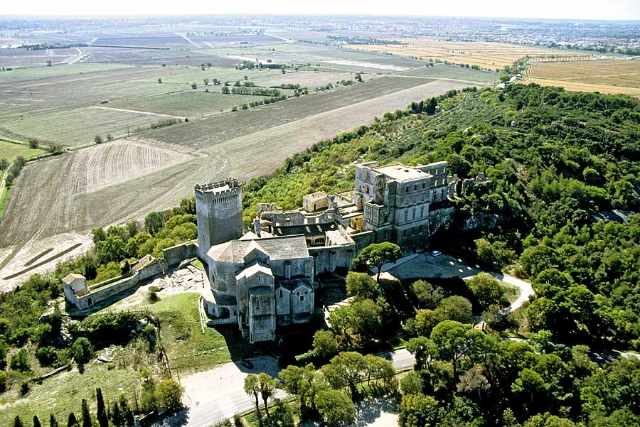 13abbaye-de-montmajour-2-e01