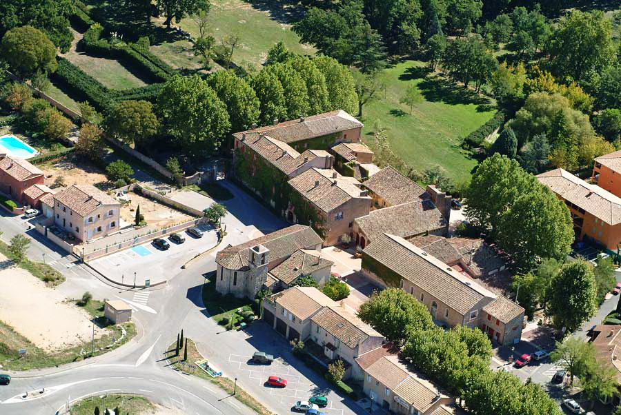 13chateauneuf-le-rouge-12-0904