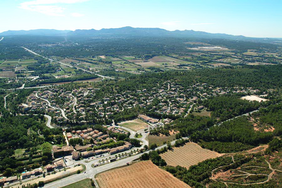 13chateauneuf-le-rouge-5-0904