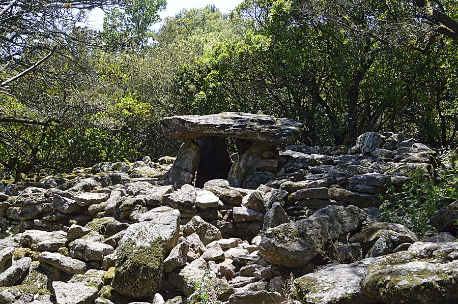 30dolmen-grande-pallierres-6-0515