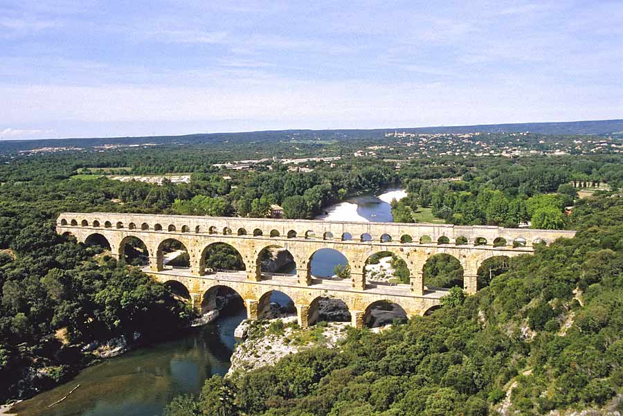 30le-pont-du-gard-3-e02