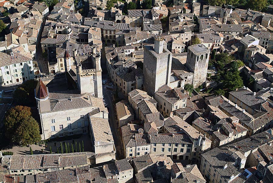 30uzes-19-1003