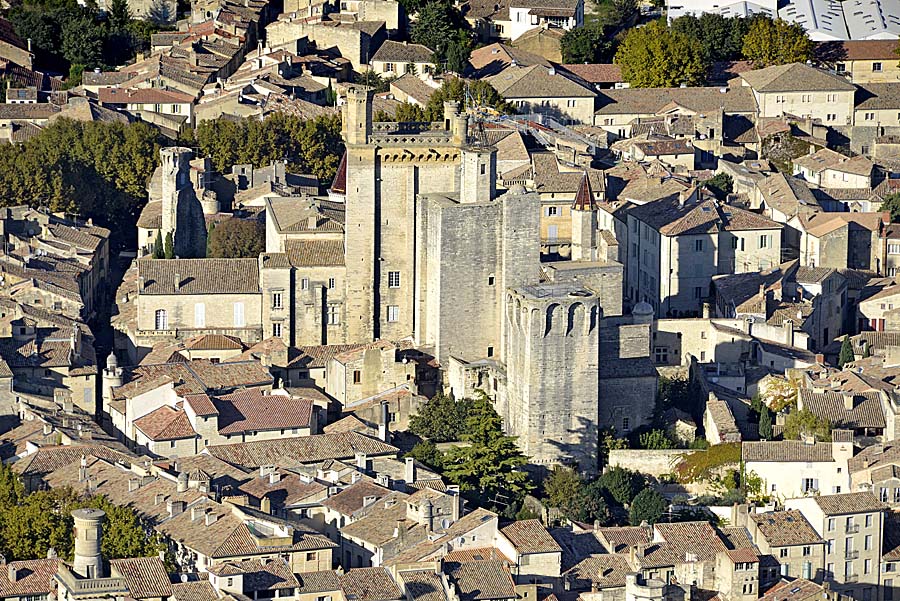 30uzes-19-1014