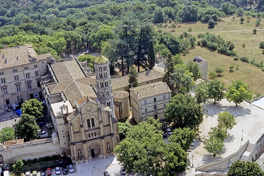 30uzes-3-e95