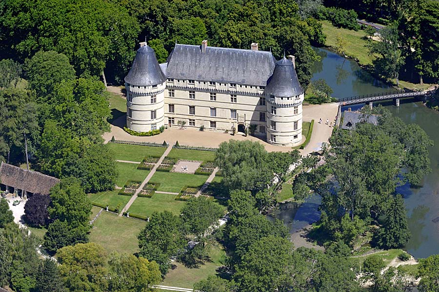 37chateau-de-la-cour-au-berruyer-1-0720