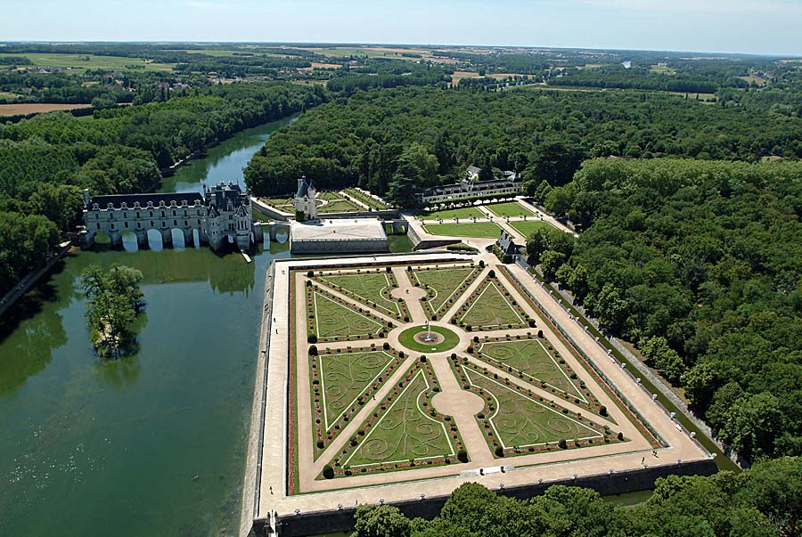 37chenonceaux-11-0704