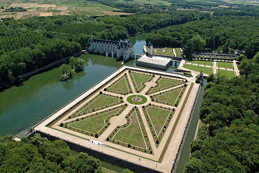 37chenonceaux-12-0704