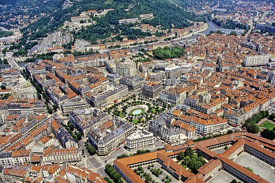 38grenoble-12-e95
