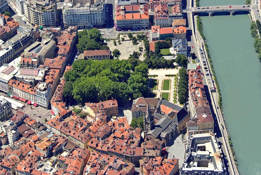 38grenoble-82-0707