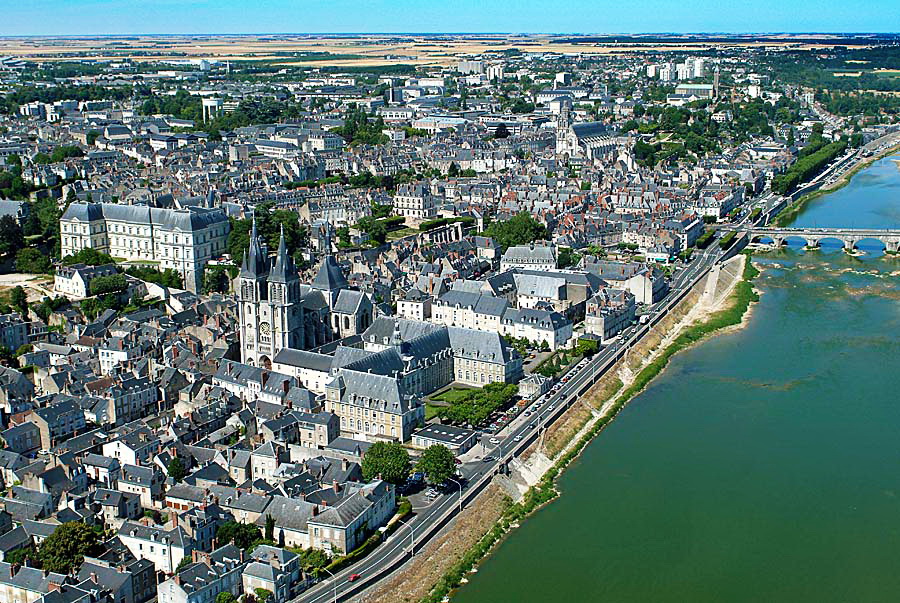 41blois-12-0704