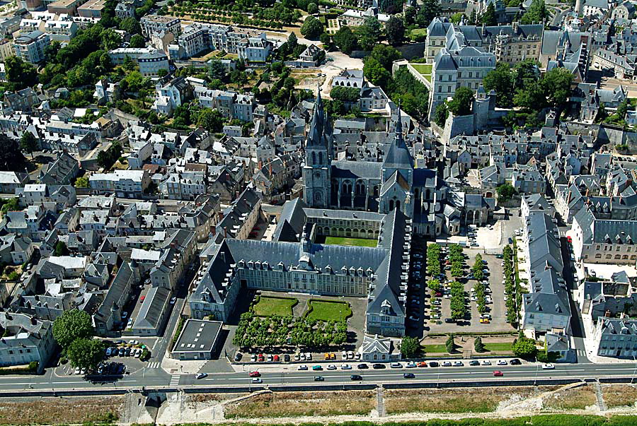 41blois-25-0704