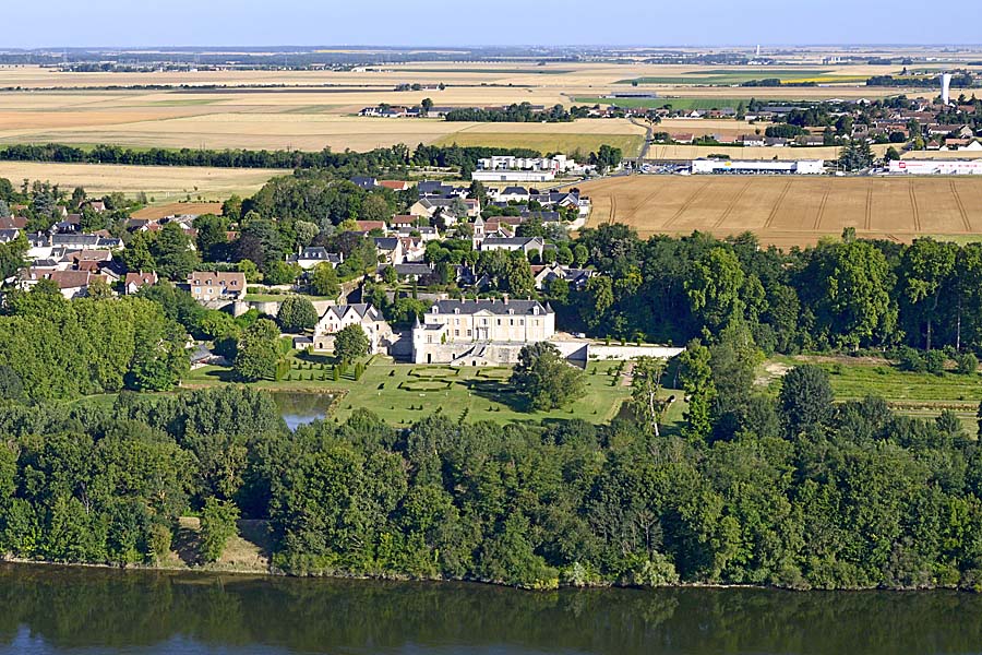 41chateau-de-saint-denis-sur-loire-3-0720