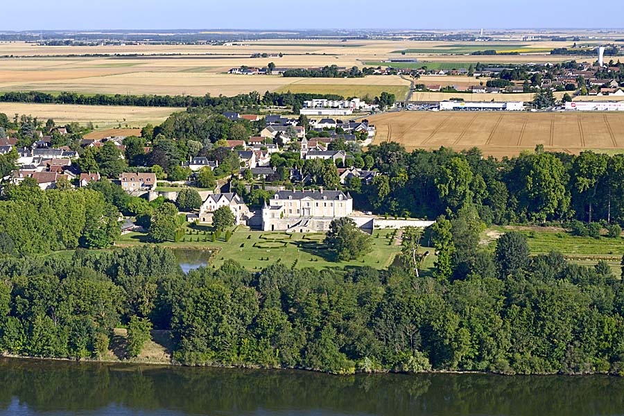 41chateau-de-saint-denis-sur-loire-3-0720