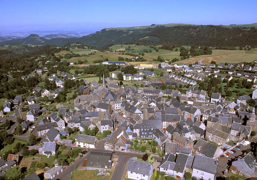 63besse-et-saint-anastaise-3-e03