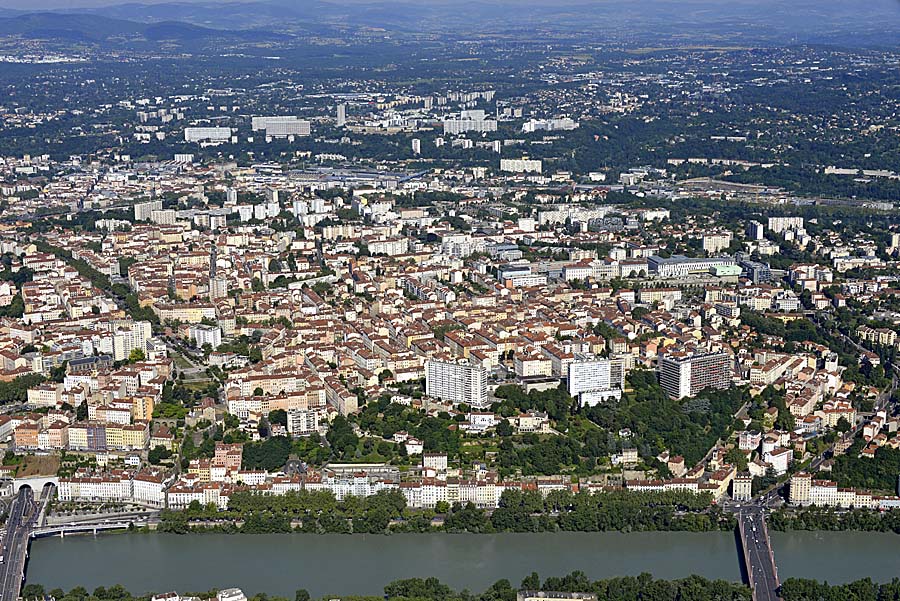 69lyon-106-0716