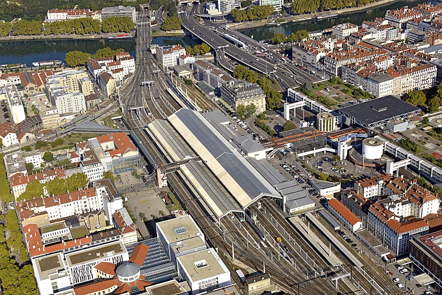 69lyon-151-0917