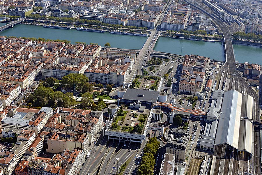 69lyon-158-0917