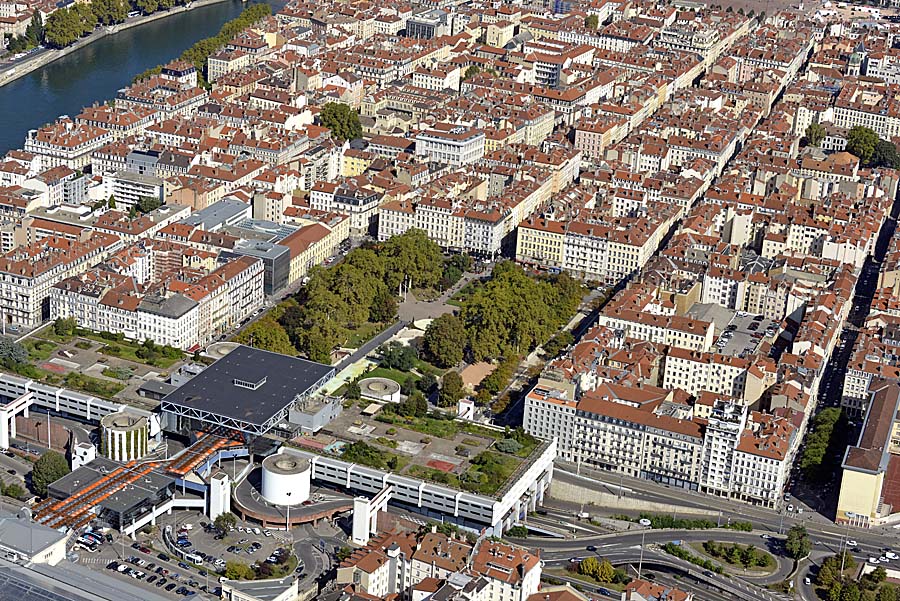 69lyon-163-0917