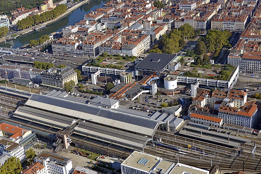 69lyon-173-0917