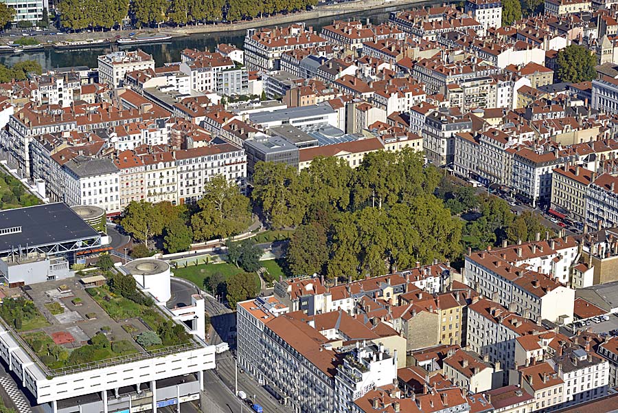 69lyon-181-0917