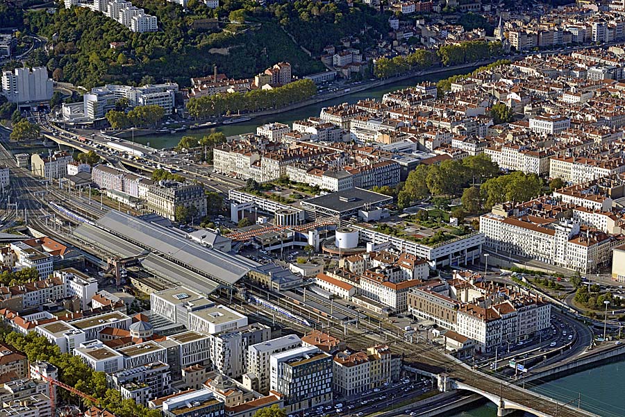 69lyon-203-0917