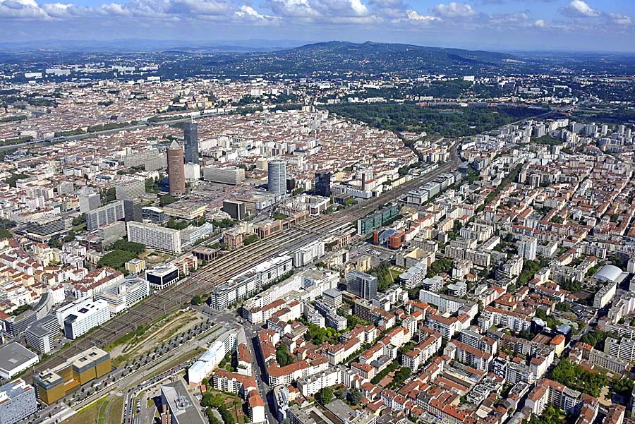 69lyon-325-0716