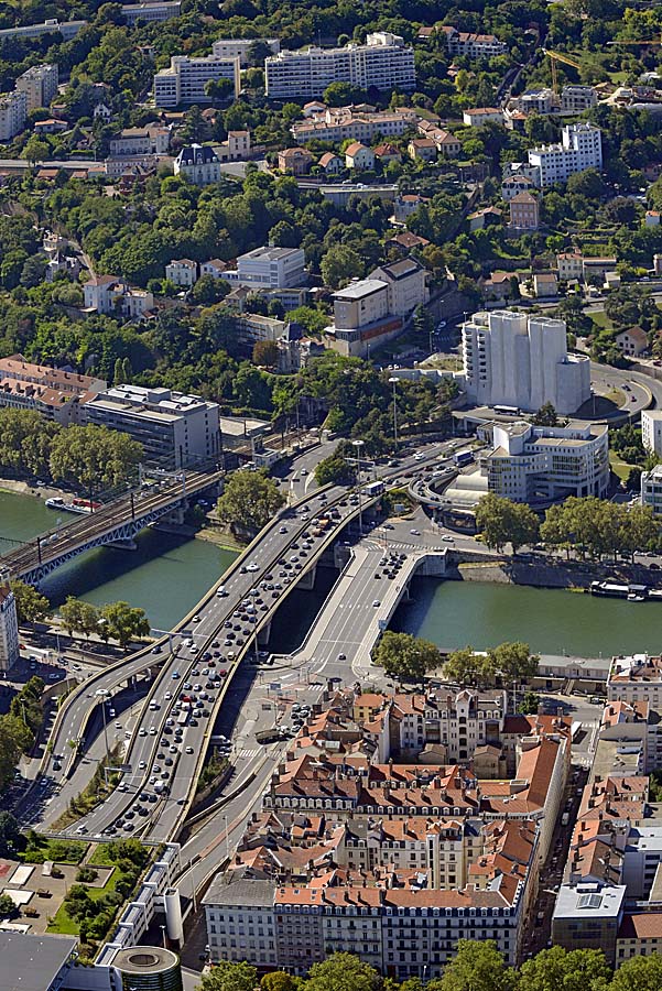 69lyon-33-0816