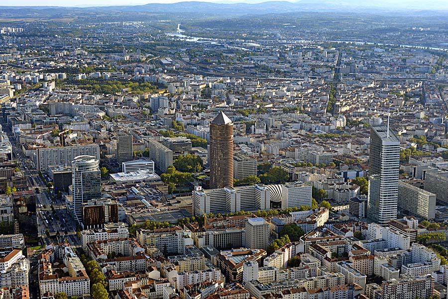 69lyon-747-0917