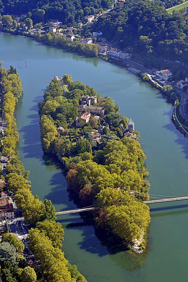 69lyon-967-0917