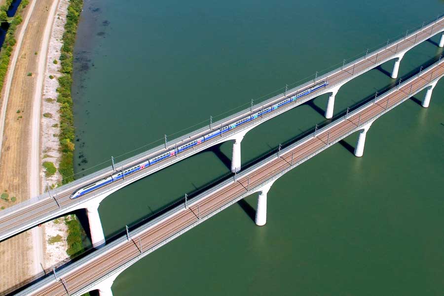 84avignon-pont-tgv-7-0806