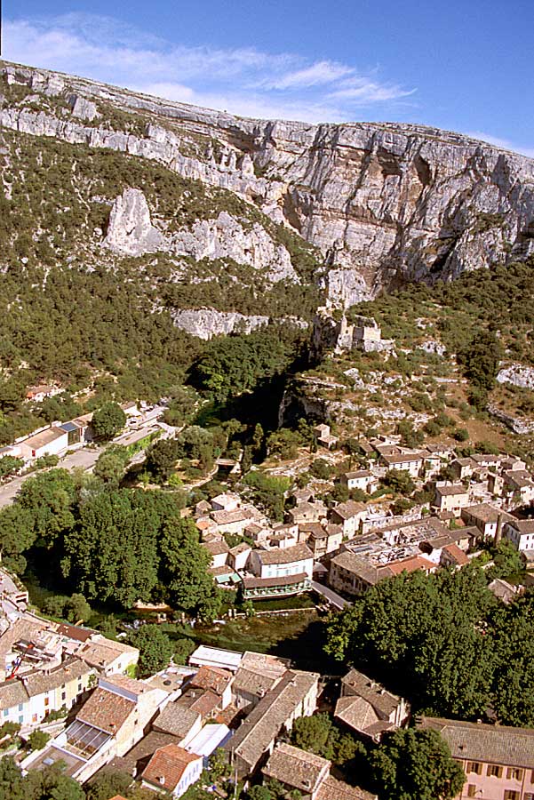 84fontaine-de-vaucluse-2-e99