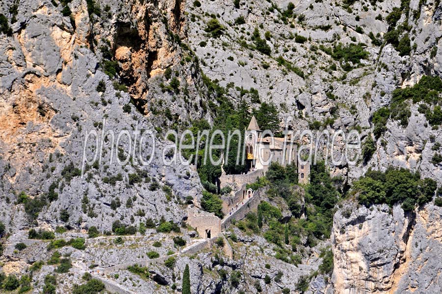 04moustiers-sainte-marie-11-0810