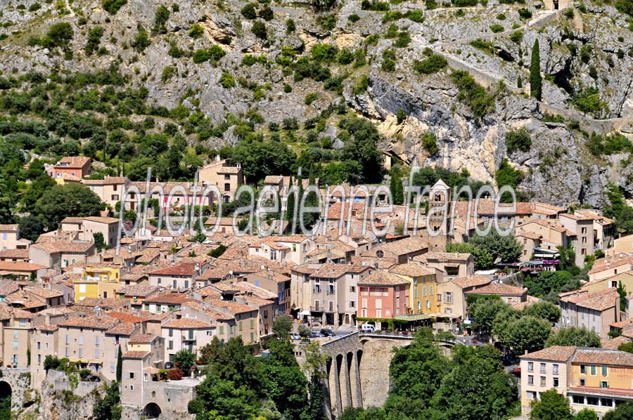 04moustiers-sainte-marie-12-0810