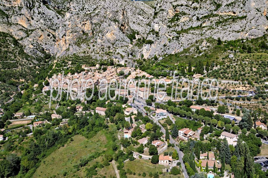 04moustiers-sainte-marie-8-0810