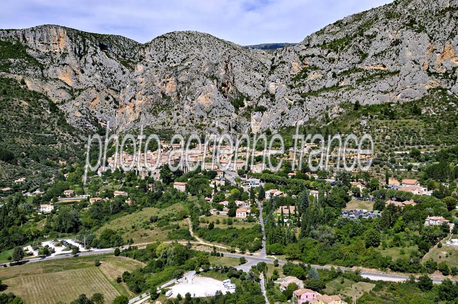 04moustiers-sainte-marie-9-0810