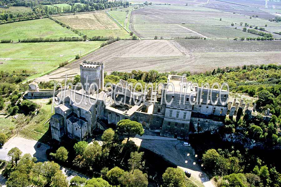 13abbaye-de-montmajour-5-e01