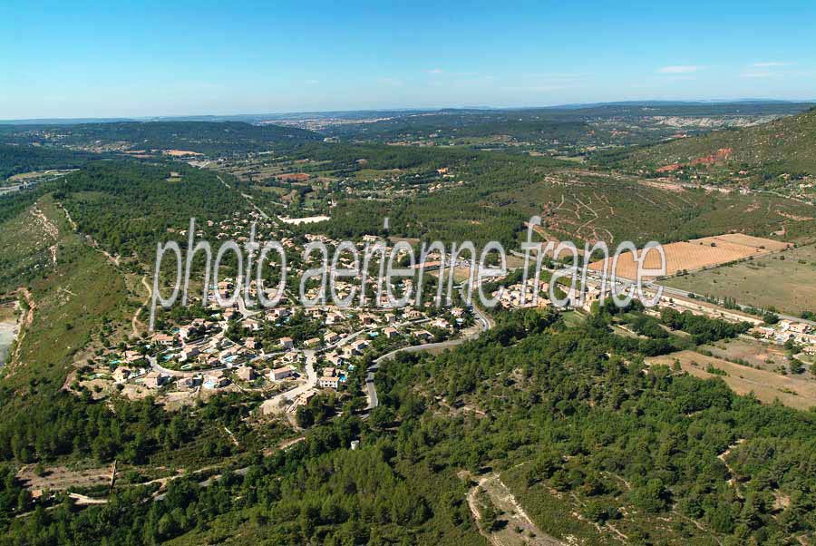 13chateauneuf-le-rouge-1-0904