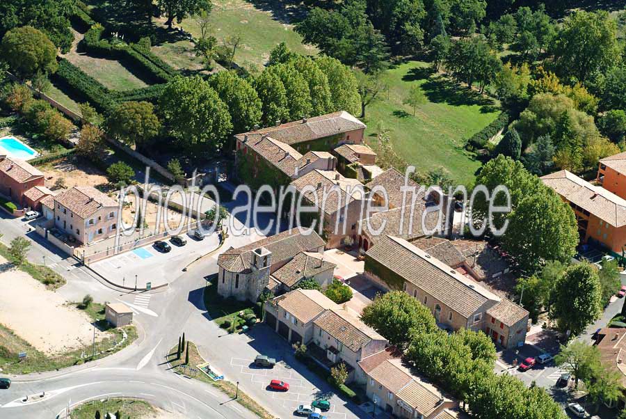 13chateauneuf-le-rouge-12-0904