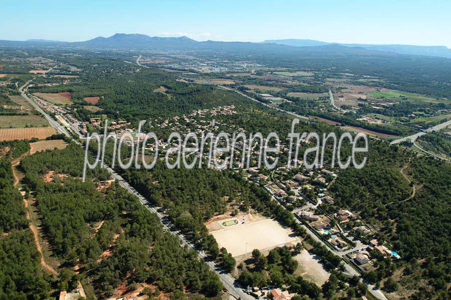 13chateauneuf-le-rouge-6-0904