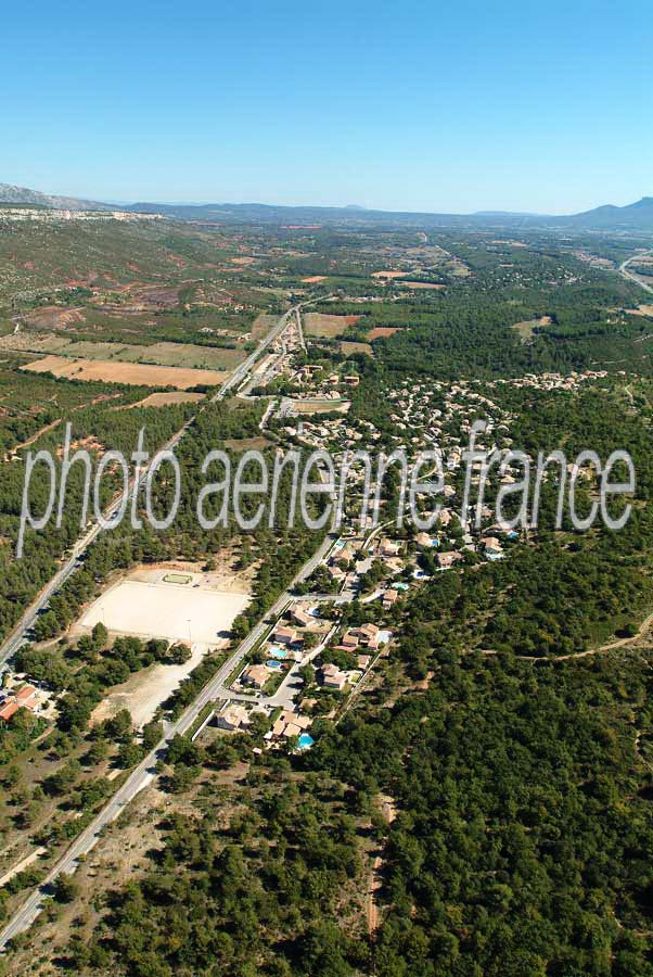 13chateauneuf-le-rouge-8-0904