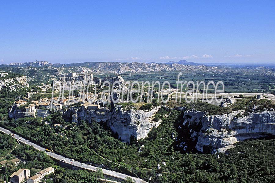 13les-baux-de-provence-13-e03