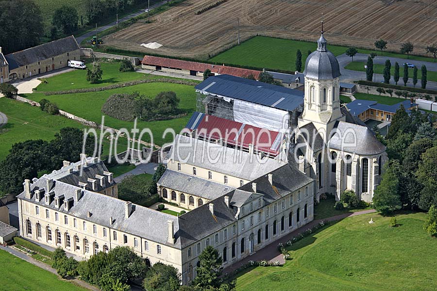 14abbaye-de-mondaye-1-0810