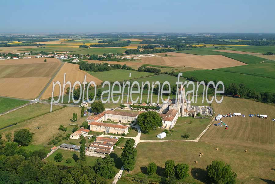 17sablonceaux-abbaye-8-e03