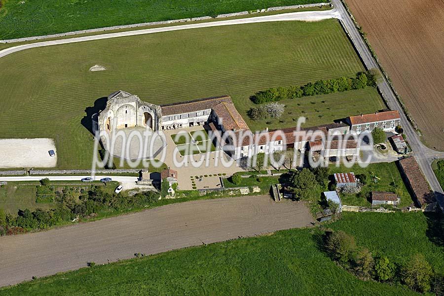 17trizay-abbaye-2-0414